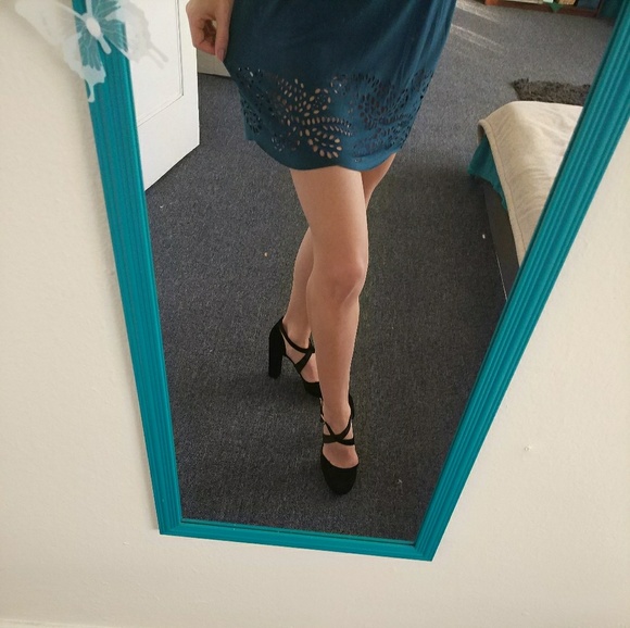 Dress - Picture 5 of 5